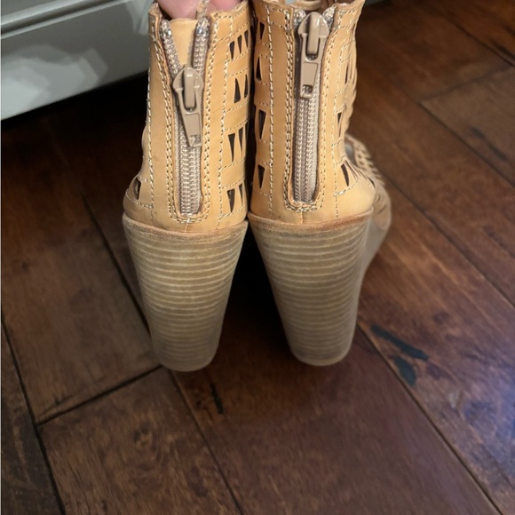 Jeffrey Campbell Rodillo Cutout Hi Wedge Peep Sandals Nude Size 9 - Picture 7 of 10